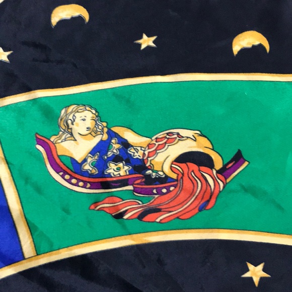 Versace Astrology Scarf Vintage & PERFECT! - Picture 8 of 8